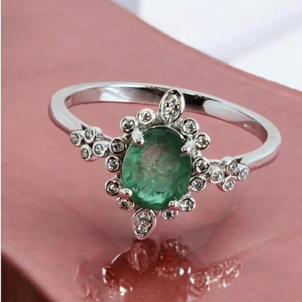 925 Sterling Silver Ring with Natural Emerald 8x6mm Gemstone & Cz